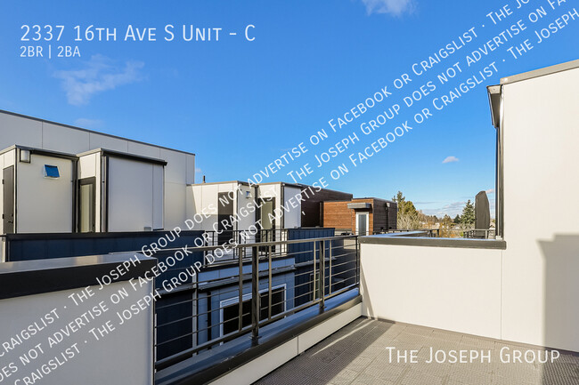 Building Photo - 2337 16th Ave S