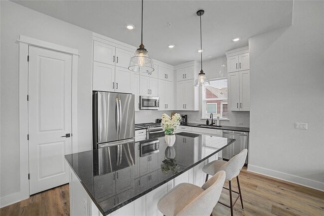 Building Photo - 2930 Moreno St