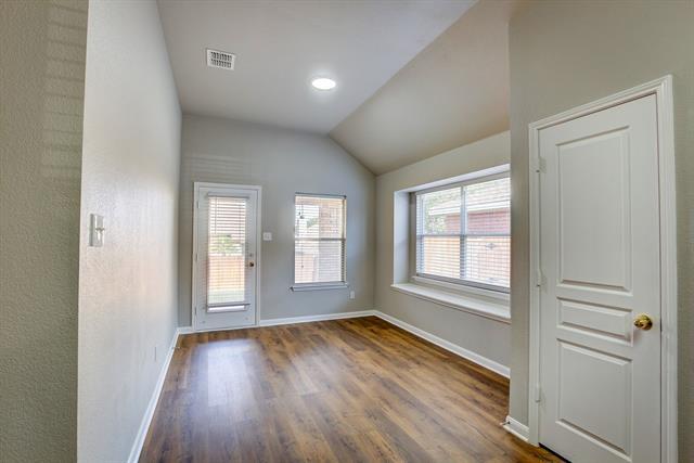 Building Photo - 12125 Tacoma Ridge Dr