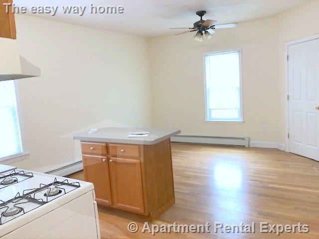 Building Photo - 389.5 Columbia St Unit #1
