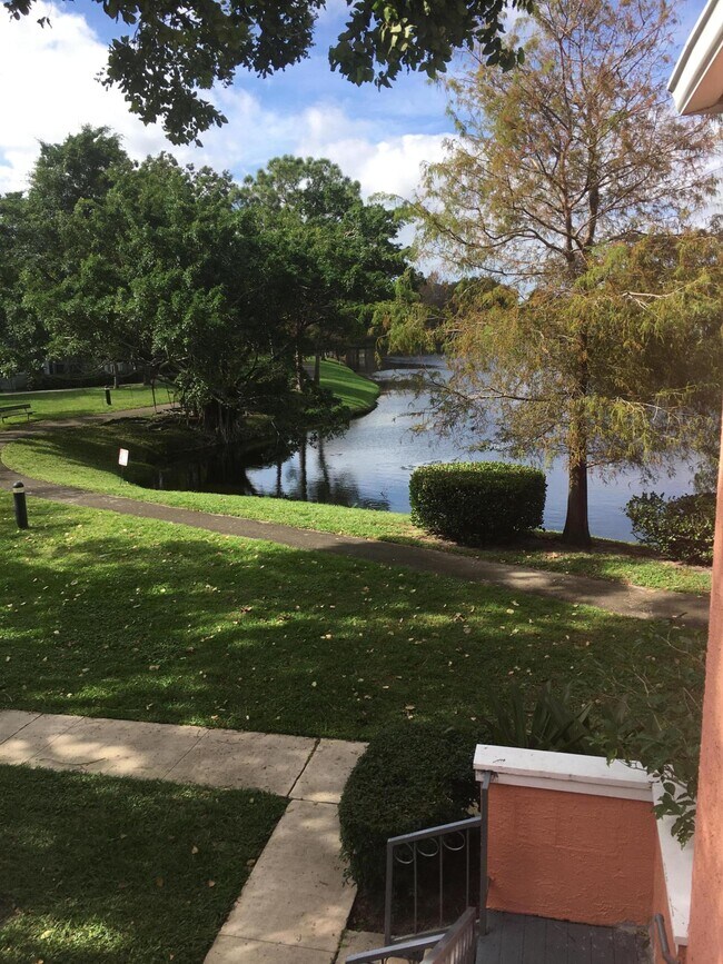 Building Photo - 1165 Crystal Way