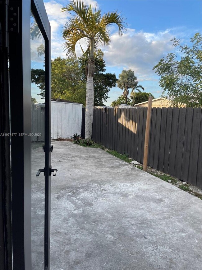 Building Photo - 1791 SW 3rd St