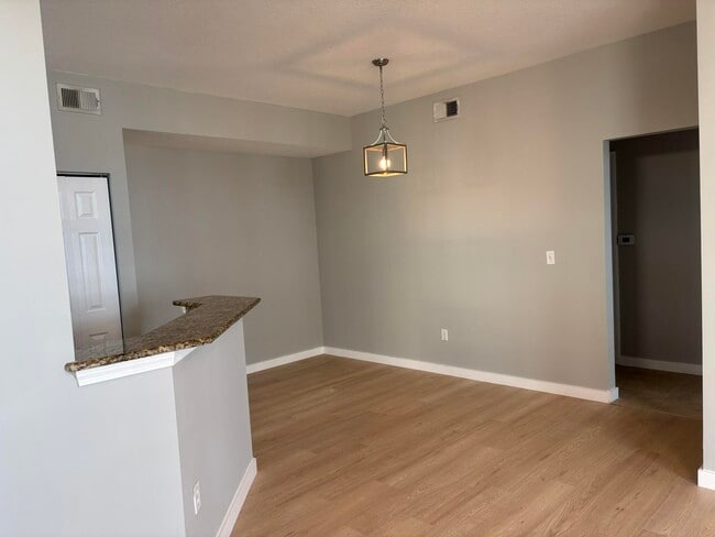 Building Photo - 1611 SE Pomeroy St