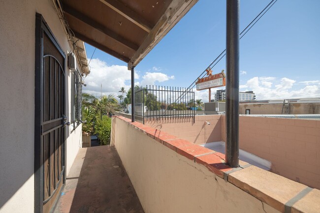 Building Photo - 634-634 A Ave
