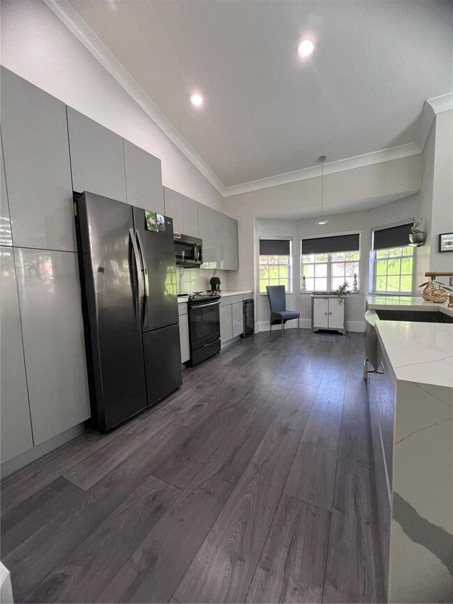 Building Photo - 1371 Bayview Cir