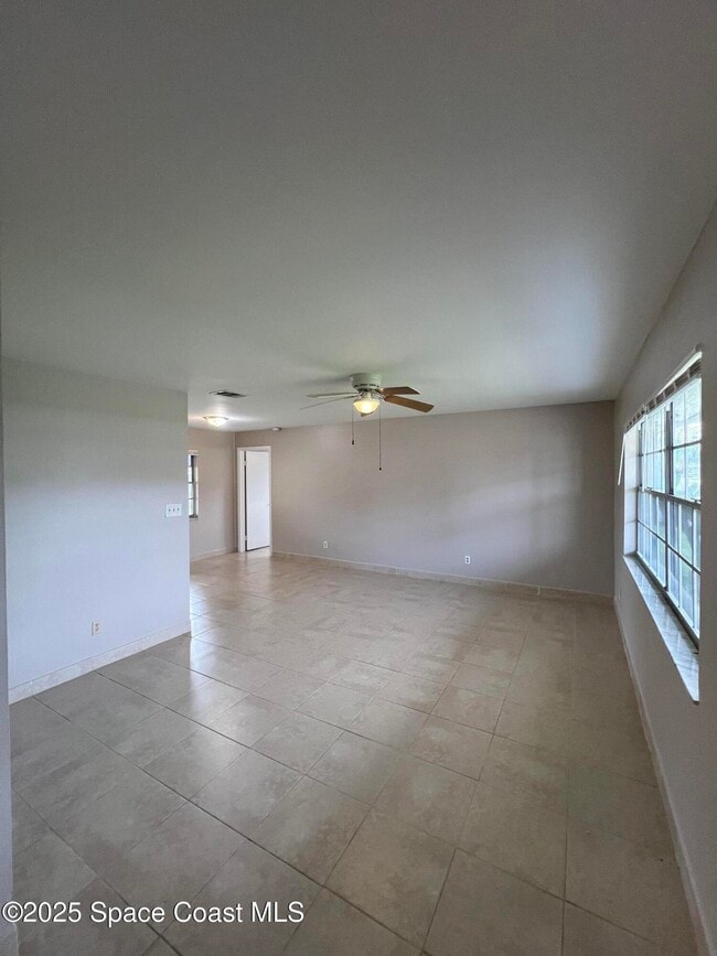 Building Photo - 880 Brunswick Ln