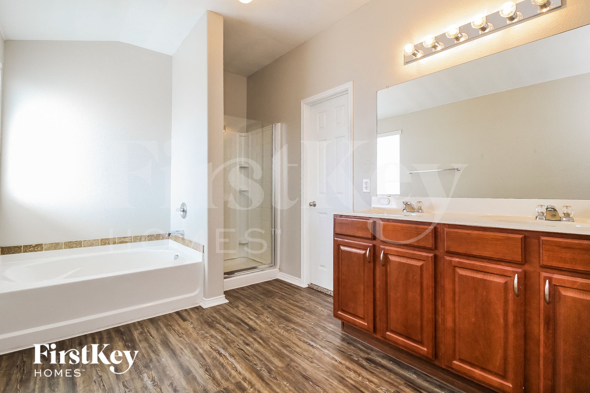 Building Photo - 1636 Grassy View Dr