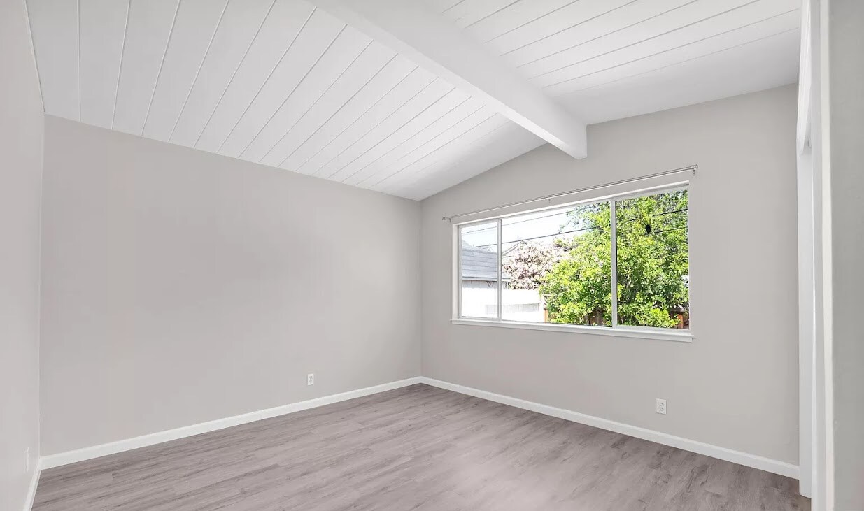 Building Photo - 3271 Alma St