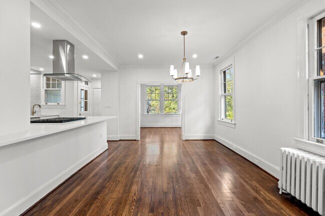 Building Photo - 2814 Bellevue Terrace NW