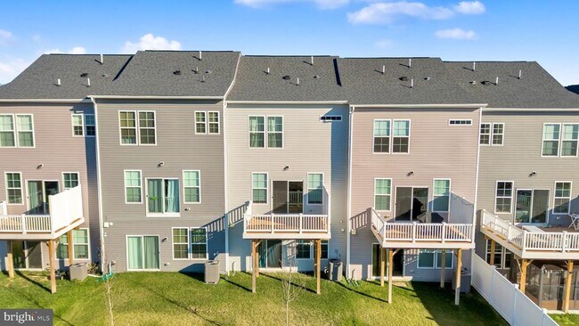 Building Photo - 1106 Overlook Wy