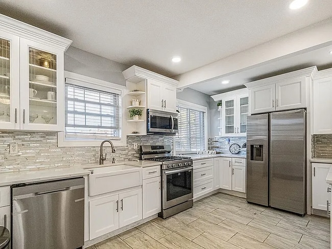 Building Photo - 116-01-116221 221st St