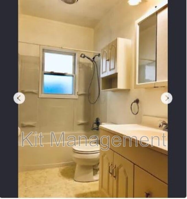 Primary Photo - 1032 Atlantic Ave