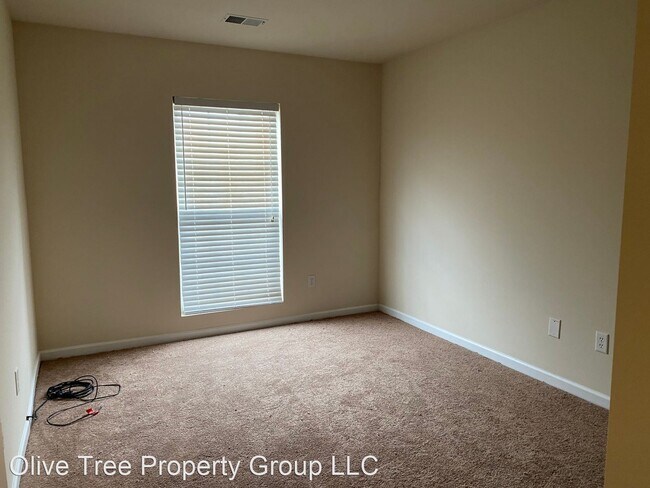 Building Photo - 2 br, 2 bath House - 161-2 Brookland Court