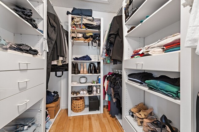 Building Photo - 18213 SE Fairview Cir