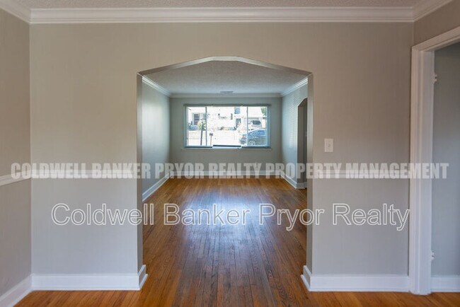 Building Photo - 128 S St Marks Ave