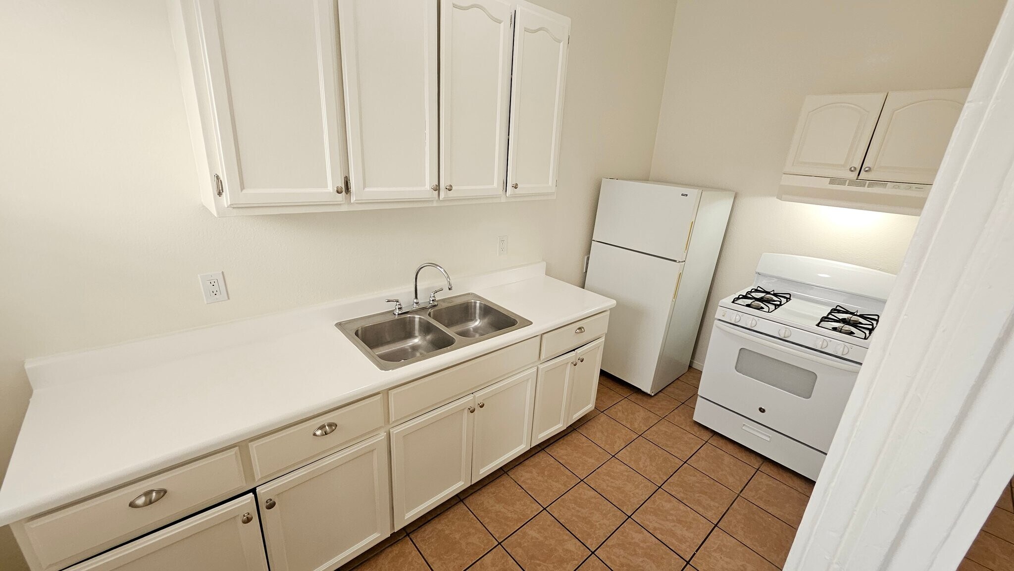 Building Photo - 743 S Burlington Ave