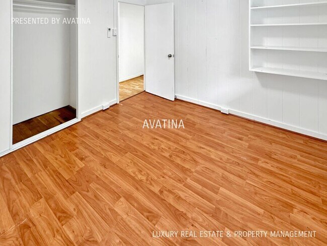 Building Photo - 1223 Manulani St