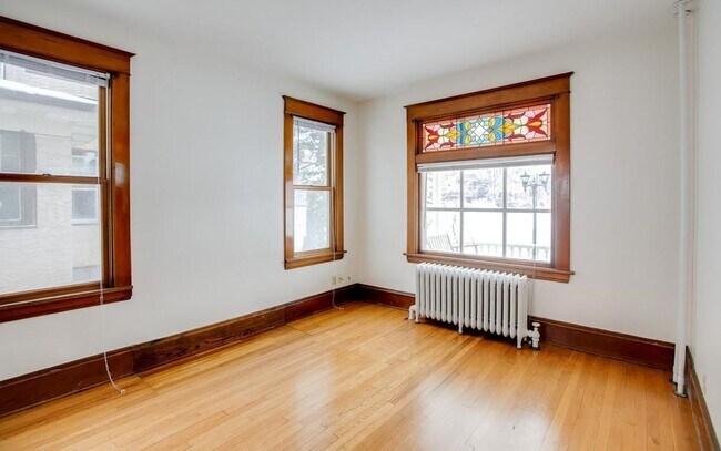 Building Photo - 807 Snelling Ave N