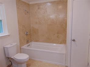 Building Photo - 10232 Pinecrest Dr
