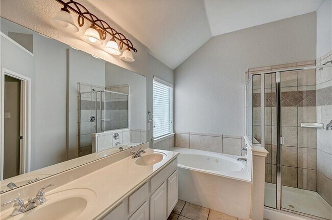 Building Photo - 10020 Chadbourne Rd