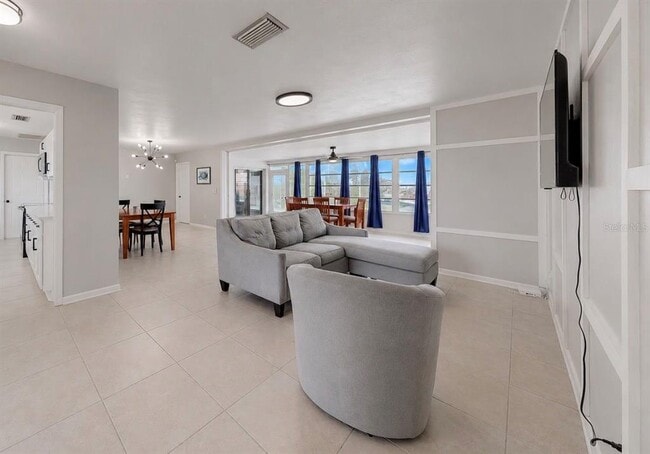 Building Photo - 1725 Bikini Ct