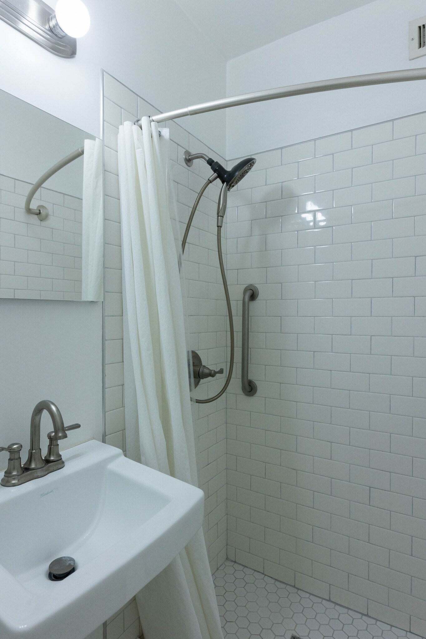 Building Photo - 5125 Harold Way