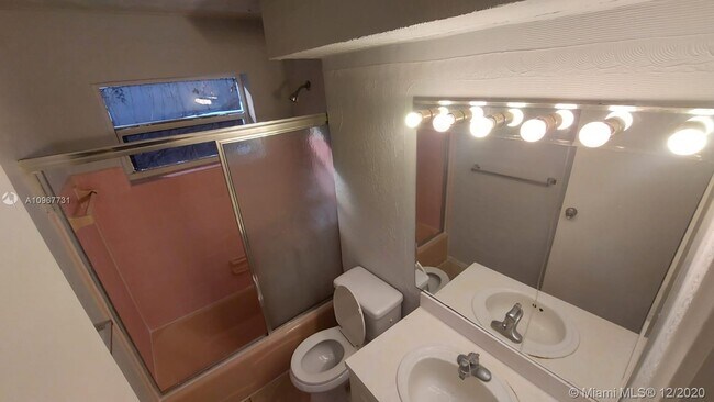 Building Photo - 8360 NW 25th Ct