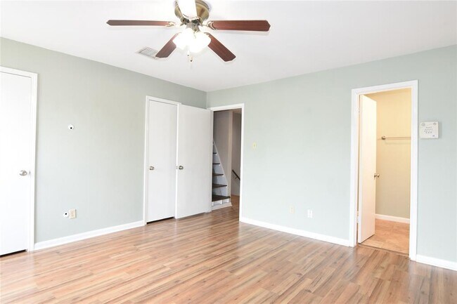 Building Photo - 940 Wycliffe Dr