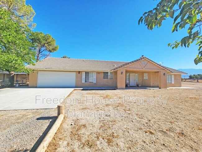 Primary Photo - 3120 E Easy St