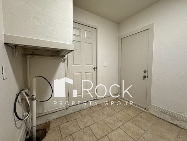 Building Photo - Beautifully Remodeled 3 Bed/1.5 Bath Home in Moore with 1-Car Garage