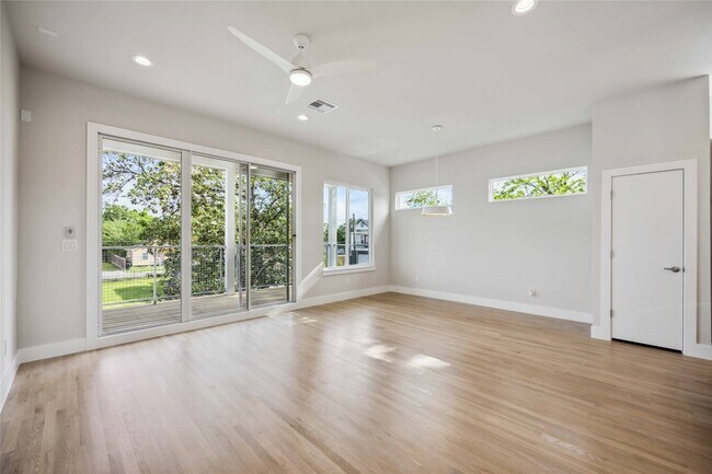 Building Photo - 5314 Suez St
