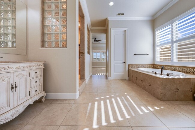 Building Photo - Luxury 4-Bedroom Home in El Dorado Hills Exclusive Serrano Community!