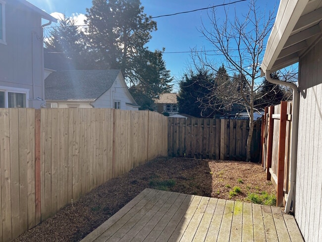 Building Photo - 1131 2nd St NW