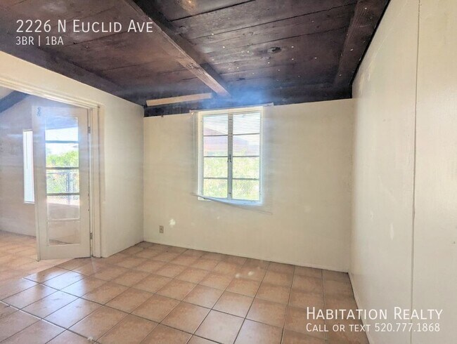 Building Photo - 2226 N Euclid Ave