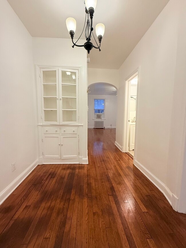 Building Photo - 4034 Calvert St NW