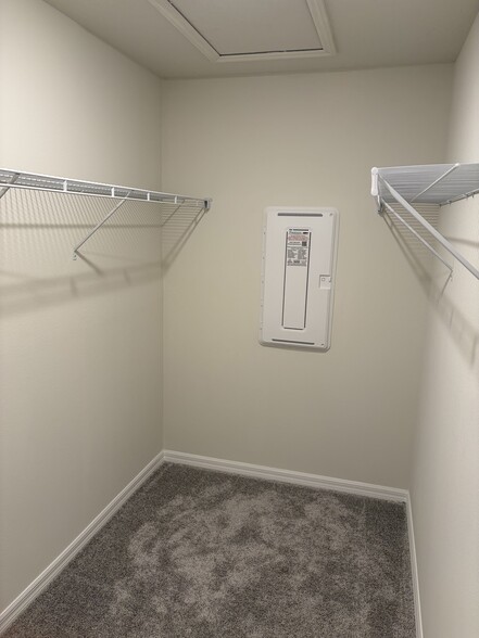 Building Photo - 110 Violet Vine Ln