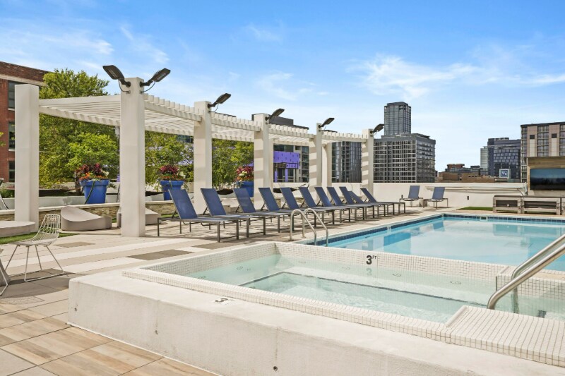 Building Photo - 755 W Adams St