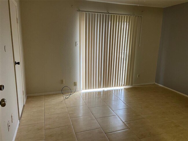 Building Photo - 10100 S Gessner Rd