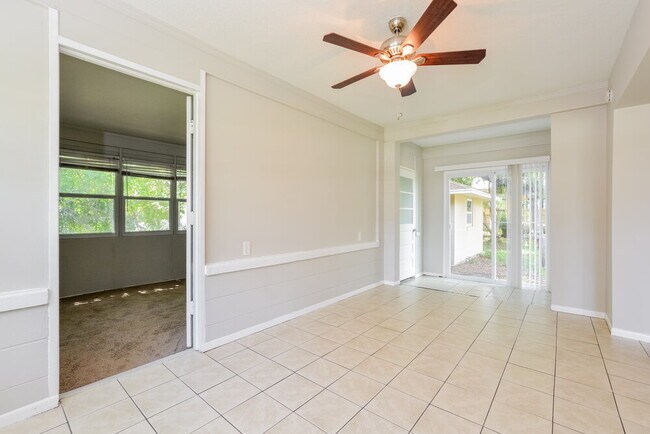 Building Photo - 321 W Dicie Ave