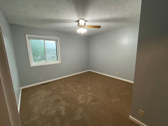 Building Photo - Beautiful Home For Rent on Cul-de-Sac with Huge Fenced Backyard