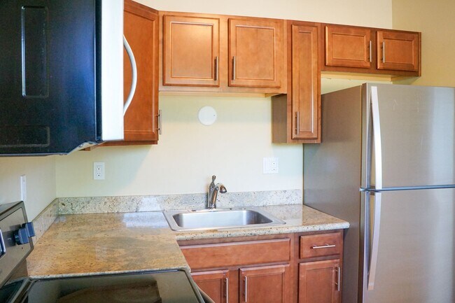 Building Photo - 1-Bed w/Beautiful Kitchen & Off-Street Par...
