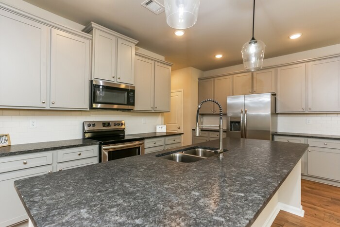 Building Photo - 1243 Spring Marsh Ct NE