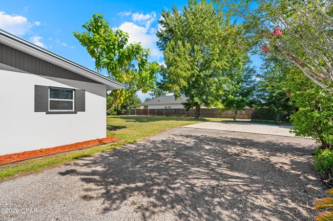 Building Photo - 2205 Game Farm Rd