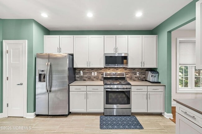 Building Photo - 2 Gonzalez Dr