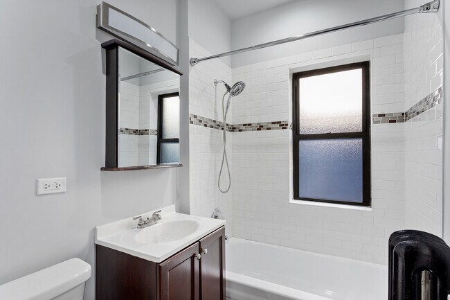 Building Photo - 4703 N Albany Ave