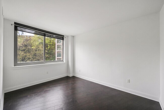 Building Photo - 800 Jackson St