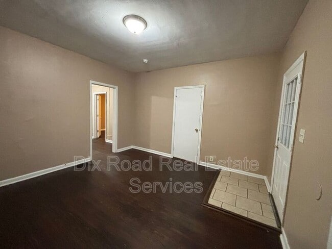 Building Photo - 1520 Lawn Ave