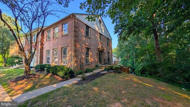 Building Photo - 5612 Sutherland Ct