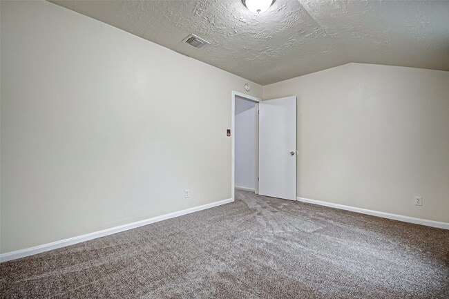 Building Photo - 9623 Philmont Dr