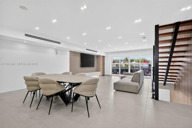 Building Photo - 3830 NE 171 St